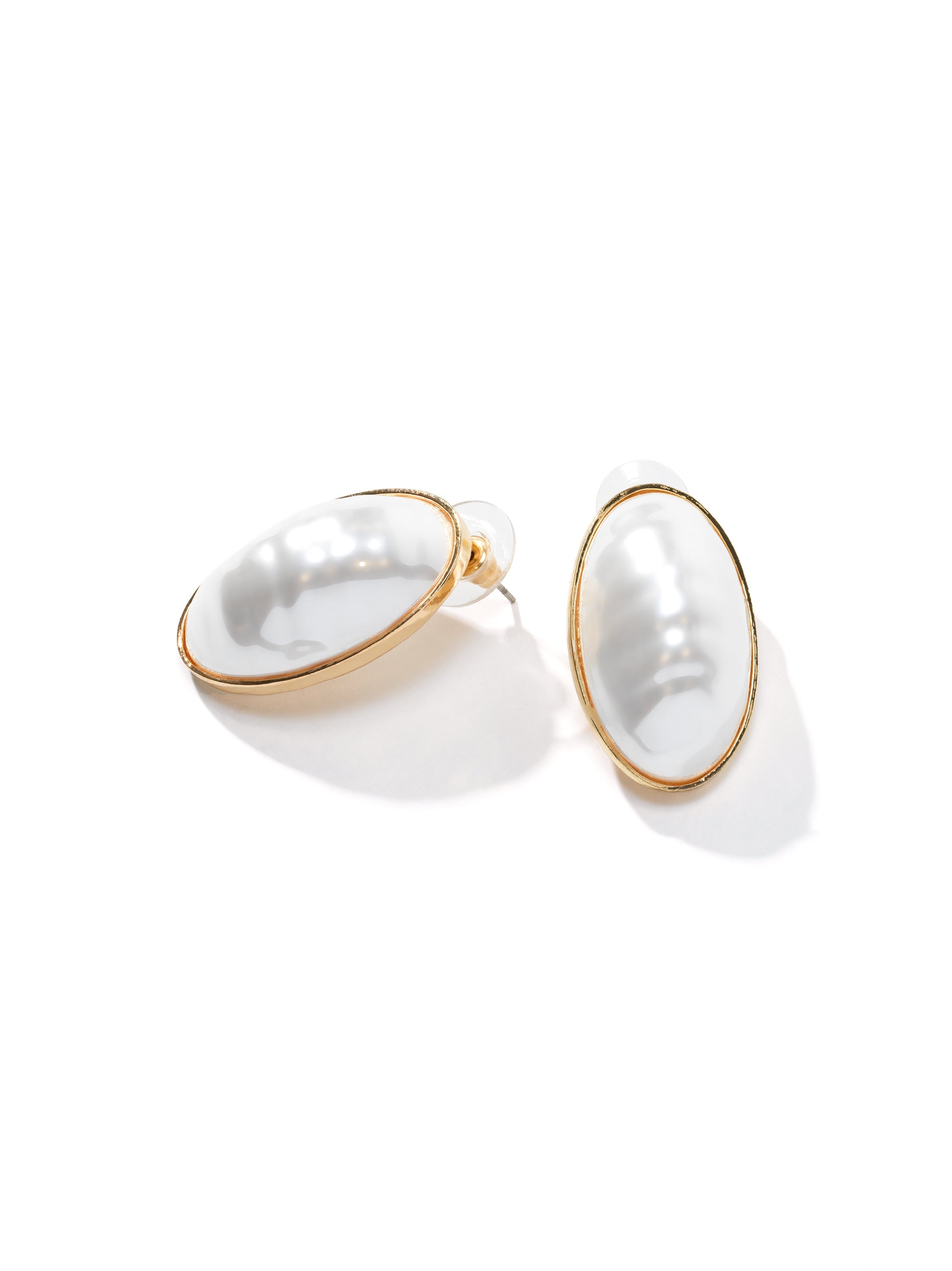 Oversized Pearl Earring
